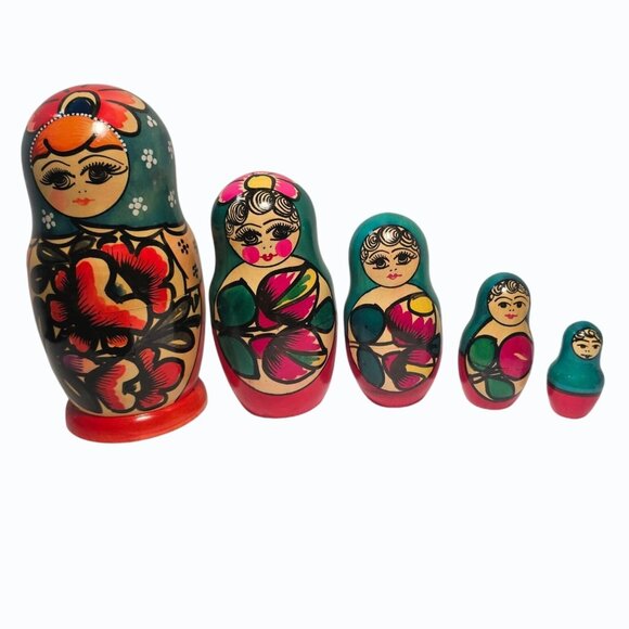 Vintage Russian Matryoshka Nesting Dolls Set Of 5 Ranging From 7" to 2 " - Picture 2 of 7